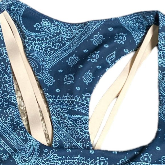 Fabletics Boost Medium Impact Sports Bra - Picture 8 of 10